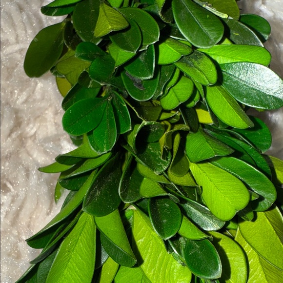 Smith & Hawken Festive Boxwood Greenery 'JOY' Holiday Garland - Picture 8 of 15